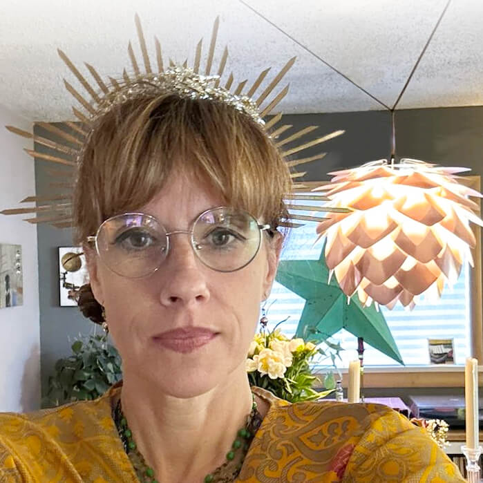 Sarah Hope - queen tiara How Can Microdosing Help